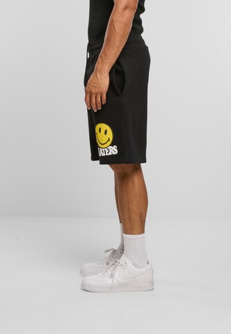 Regular Pantalon 'Smiley Haters' MARKET en noir