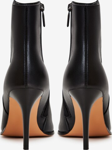 CESARE GASPARI Ankle Boots in Schwarz