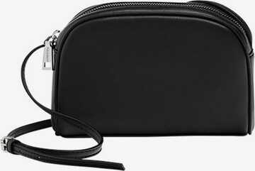 Pull&Bear Crossbody Bag in Black: front