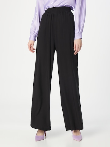 Urban Classics Wide leg Pants in Black: front