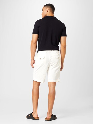 Oscar Jacobson Regular Pleat-front trousers in White