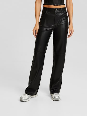 Bershka Regular Pants in Black: front