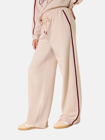 Largi Pantaloni 'These  Studio' de la Friends Like These pe bej: față