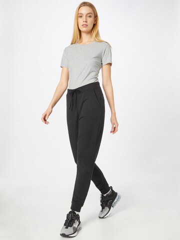 NIKE Tapered Sportbroek in Zwart