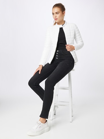 GUESS Between-Season Jacket 'VONA' in White