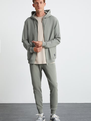 Grimelange Конический (Tapered) Штаны в Зеленый: спереди