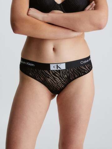 Calvin Klein Underwear Tanga – černá: přední strana