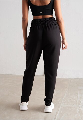 Regular Pantalon Aim'n en noir