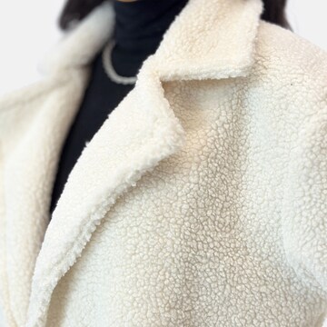 Manteau d’hiver Elara en blanc