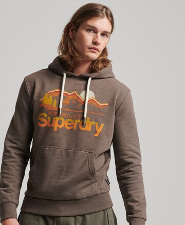 Sweat-shirt 'Great Outdoors' Superdry en marron : devant