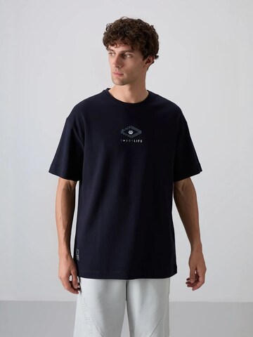 Maglietta di Tommy Life in blu