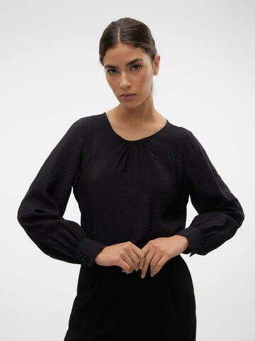 Camicia da donna 'JOSIE RIKA' di VERO MODA in nero