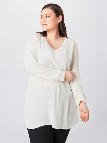 KAFFE CURVE Tunic 'Ami' in White: front