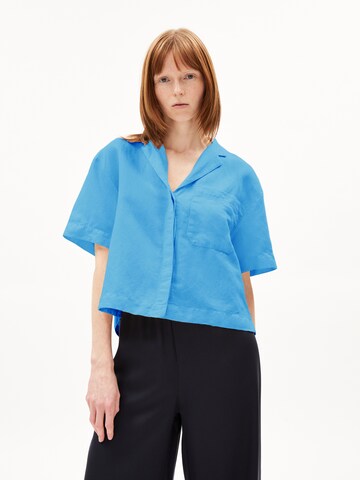 ARMEDANGELS Blouse 'LEAANNE LINO' in Blauw: voorkant