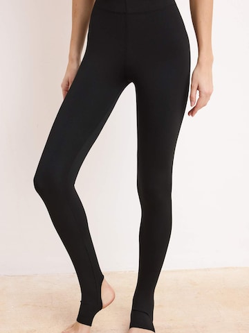 Trendyol - Skinny Pantalón deportivo en negro: frente