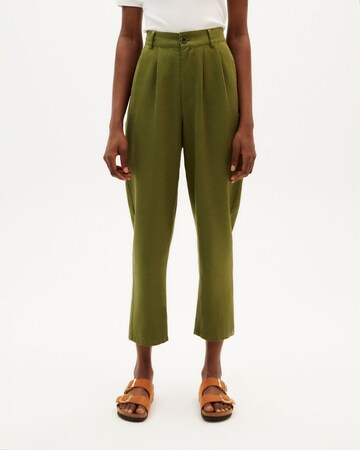 Thinking MU - regular Pantalón plisado 'Rina' en verde: frente