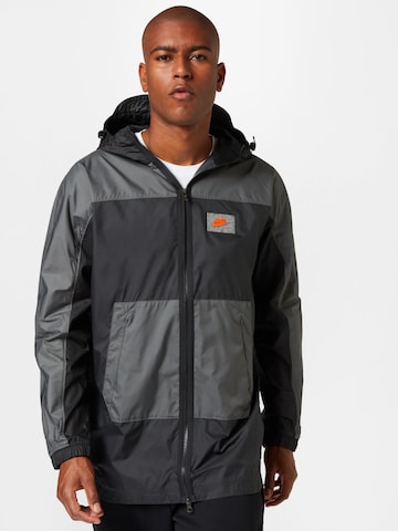 Veste mi-saison Nike Sportswear en gris : devant