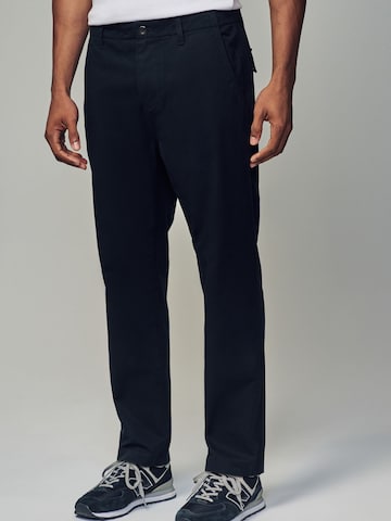 Next Regular Hose in Schwarz: Vorderseite