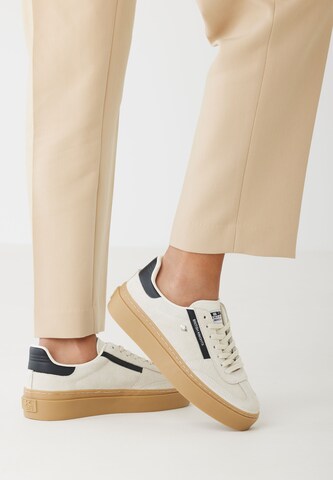 BRITISH KNIGHTS Sneakers 'Re-Issue' in Pink