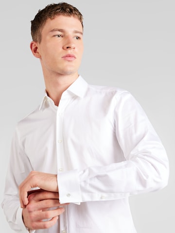 HUGO Přiléhavý střih Společenská košile 'King' – bílá