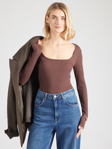 ABOUT YOU - Camiseta 'Sita' en marrón: frente