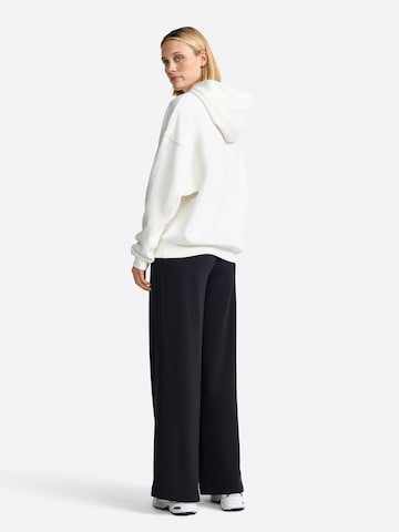 Rich & Royal Sweatshirt i vit