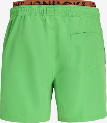 Shorts de bain 'FIJI' JACK & JONES en vert