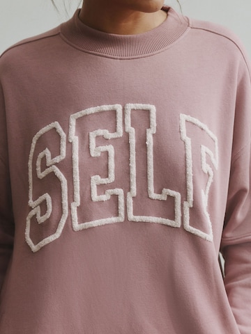 self. Sweatshirt in Pink