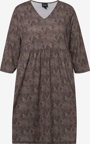 Ulla Popken Dress in Brown: front