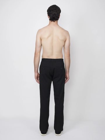 Loosefit Pantaloni chino di SHAMBLES in nero
