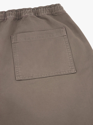 BALMOHK Loosefit Housut värissä harmaa