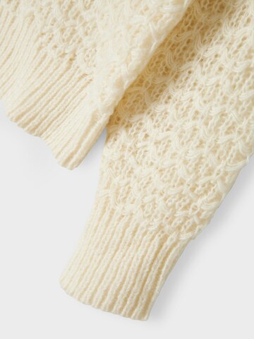 LMTD Pullover in Weiß