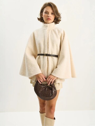 Bianco Lucci Mantel in Beige