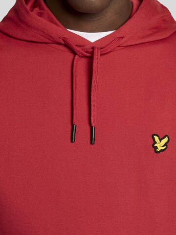 Lyle & Scott Sweatshirt 'Fly' in Red