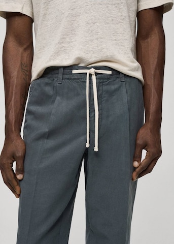 Regular Pantalon à plis 'Delave' MANGO MAN en bleu