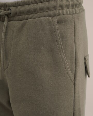 WE Fashion - regular Pantalón en verde