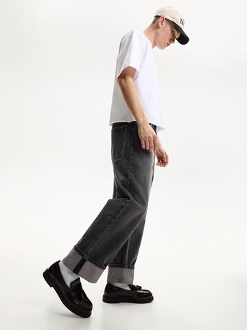 BershkaLoosefit Traperice - siva boja