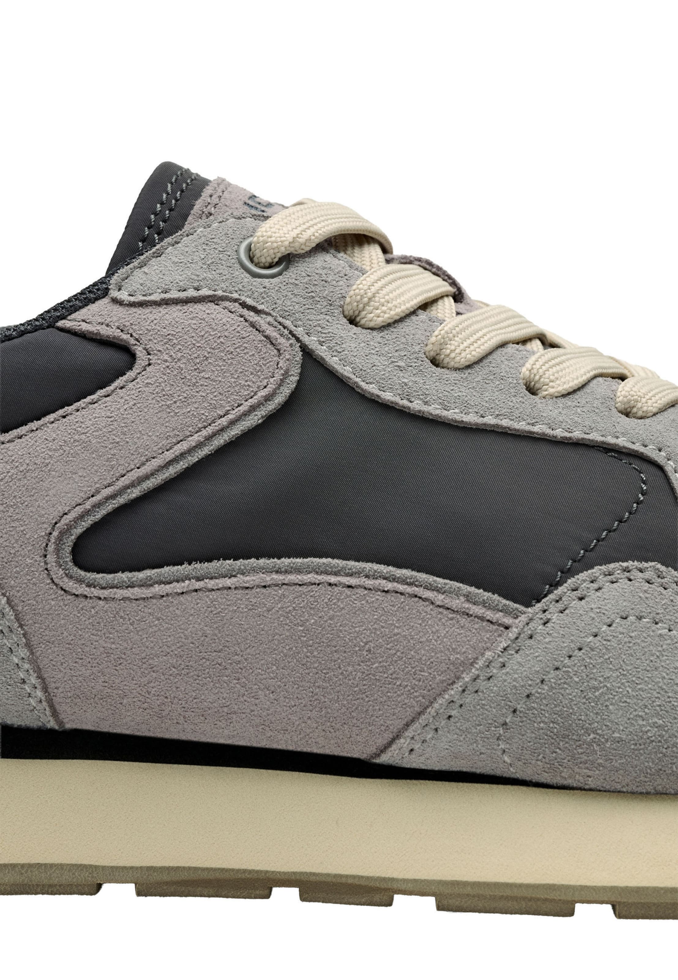 HOFF - Sapatilhas baixas 'City' em roxo