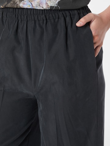 Sisley Wide leg Παντελόνι με τσάκιση σε μαύρο