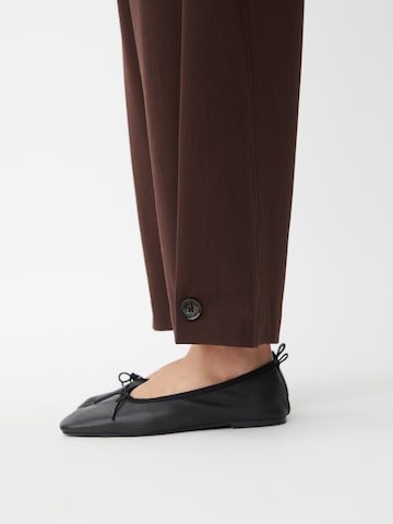 Masai Tapered Broek 'Punna' in Bruin