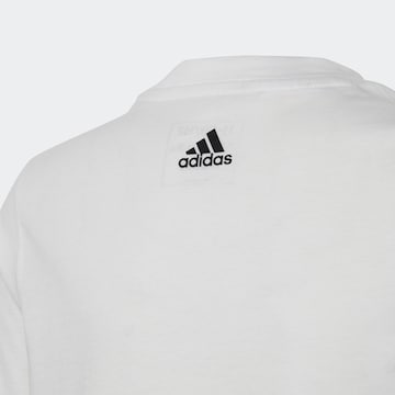 T-Shirt fonctionnel 'Essentials Linear Logo ' ADIDAS SPORTSWEAR en blanc