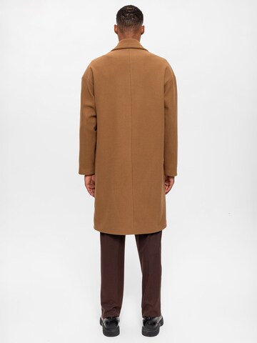 Antioch Between-seasons coat in Beige