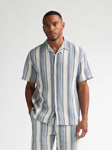 PETROL INDUSTRIES MEN Comfort fit Button Up Shirt in Blue: front