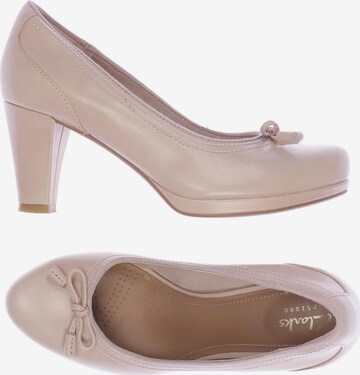 CLARKS Pumps 38 in Beige: predná strana