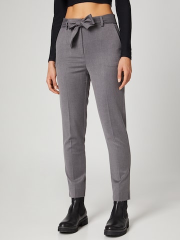 Guido Maria Kretschmer Women Tapered Trousers with creases 'Tilda' in Grey: front