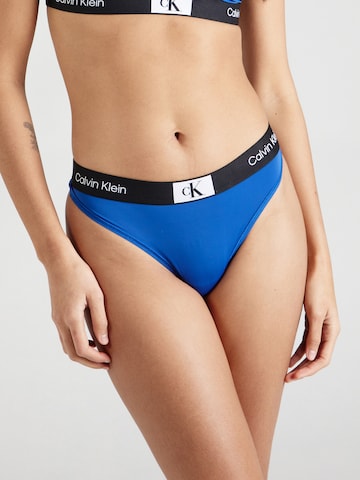 Calvin Klein Underwear Стринг в синьо: отпред