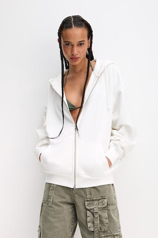 Pull&Bear Sweat jacket in White: front