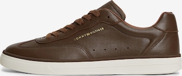 TOMMY HILFIGER Sneaker in Braun: Vorderseite