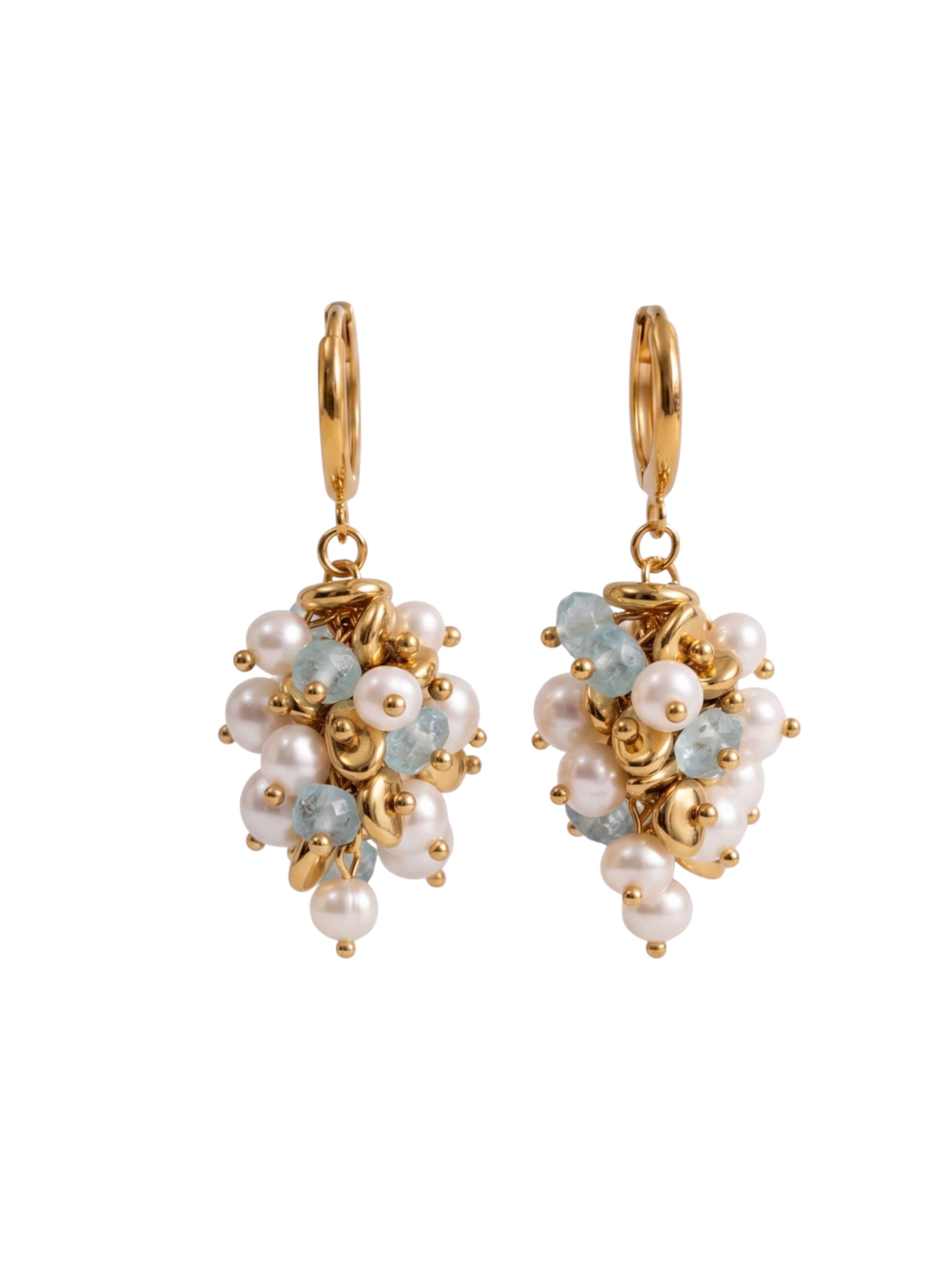 THE GEM STORIES JEWELRY Oorbellen 'Aquamarine and golden pearl earrings' in Blauw: voorkant