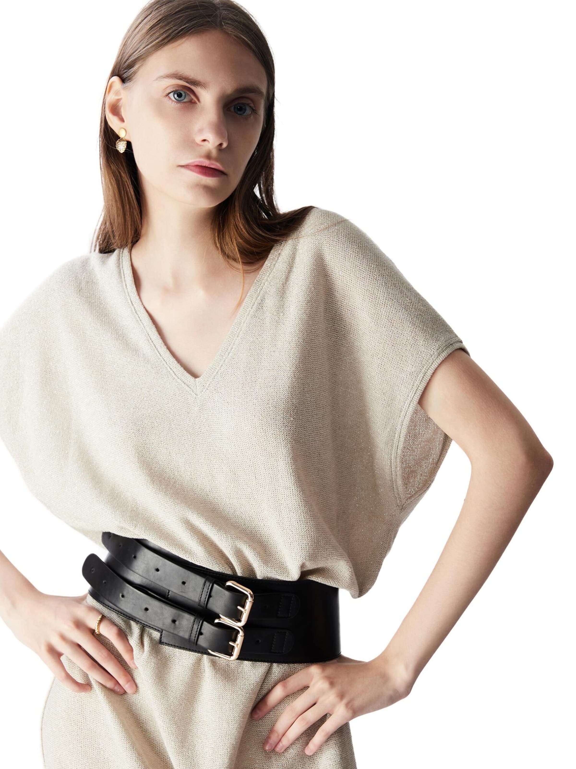 Victoria Hyde - Cintos em preto: frente